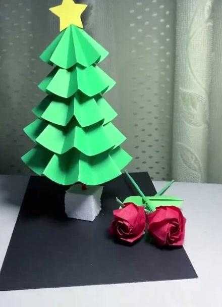 手工制作教你用圆形卡纸制作圣诞树