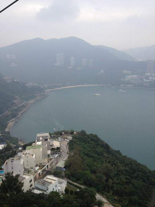 香港其中一个游泳海滩,位置于 a target="_blank" href="/item/浅水湾