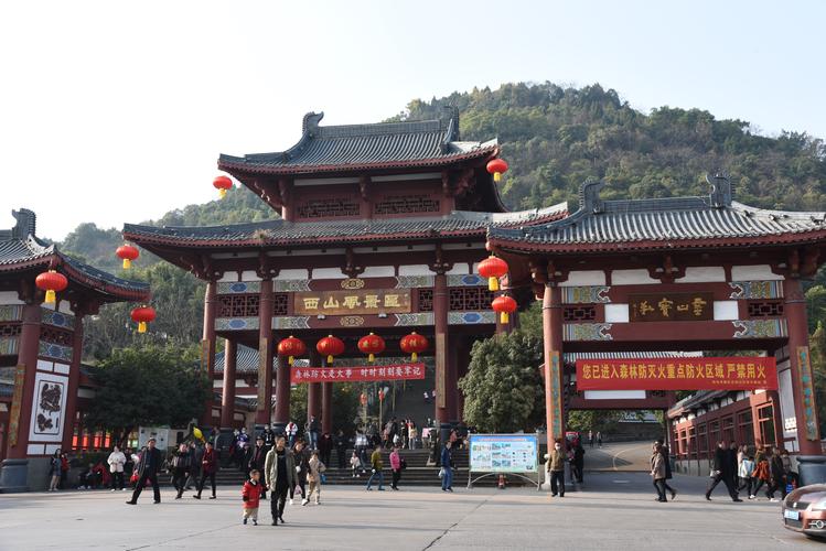 四川南充:春节旅游市场人气爆棚