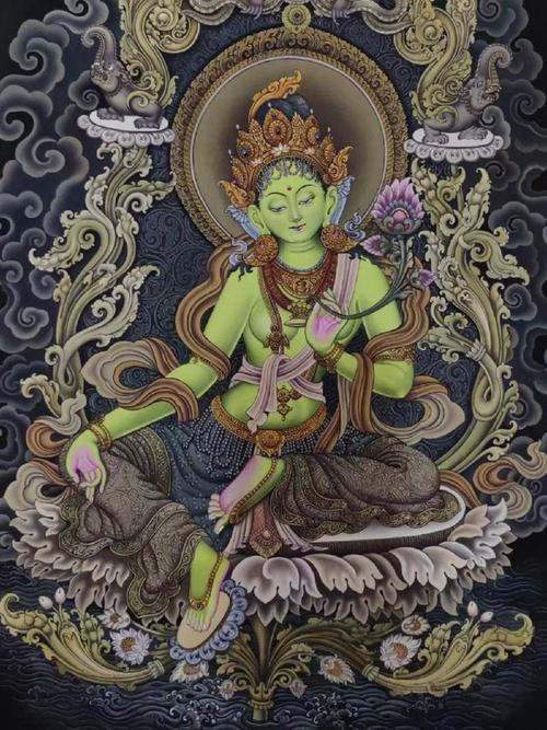 救助,赐福等多种功德,因此在很多寺庙中都有供奉绿度母的唐卡或佛像