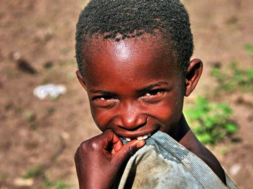 布隆迪位于非洲中东部,人口900万左右,是世界上最贫穷的国家之一.