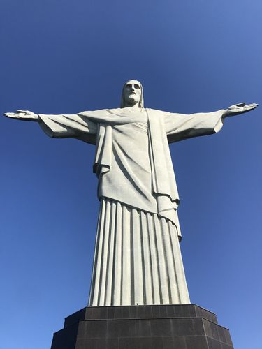 高大的耶稣像