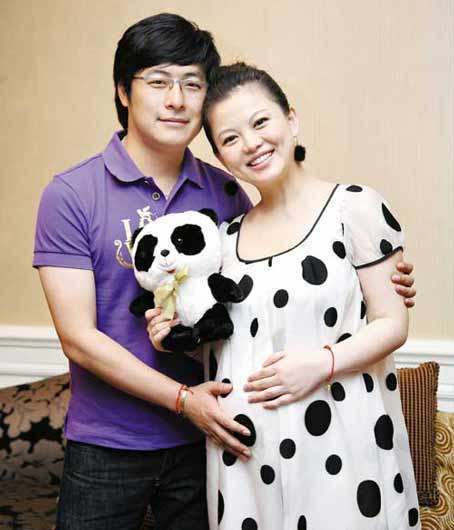 2014年5月11日,李湘发出微博自曝已怀有二胎.