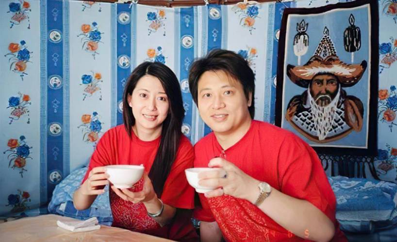 张志鹏很喜欢孟庭苇的歌声,婚后不久,他开始鼓励妻子复出继续音乐事业