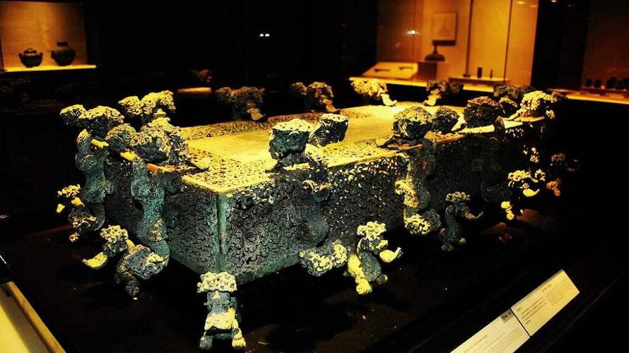 云纹铜禁|全世界最早的失蜡法铸造的青铜器