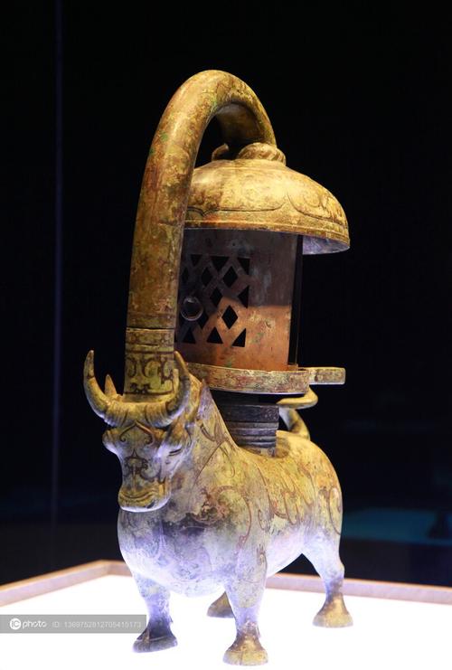 南京博物院镇馆之宝国宝级文物汉代错银铜牛釭灯
