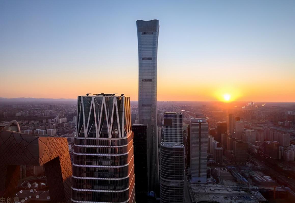 中信大厦地处北京cbd的核心区域,高达528米,投资金额超240亿,面积达到