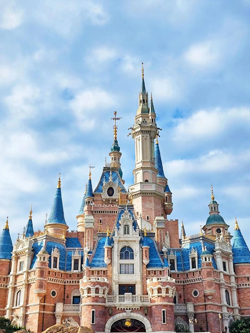 上海迪士尼乐园 #好像童话世界里的城堡 #烟花下的迪士尼城堡甜独拉