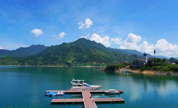 千峡湖位于浙江省丽水市青田县是浙江省最大的峡湾型人工湖