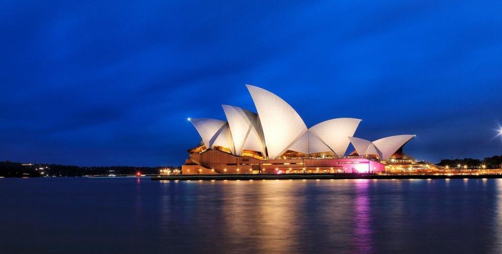 它是澳大利亚地标式建筑,是悉尼艺术文化的殿堂