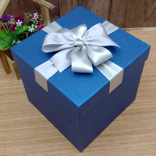 高档超浅蓝色礼品盒正方形抱枕零食足球礼物包装盒圣诞礼盒