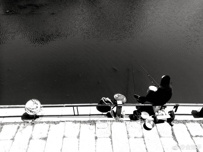 钓鱼场——手机原创黑白摄影