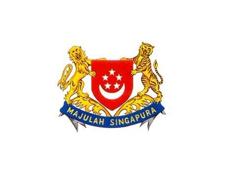 新加坡国徽中部是一块有新月和五星正红底色的盾牌,盾牌左边是狮,右边
