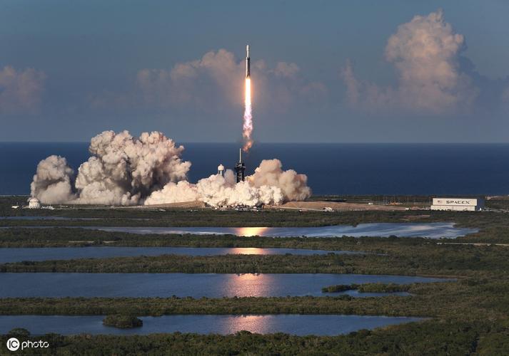 spacex猎鹰9号重型火箭首次商业发射
