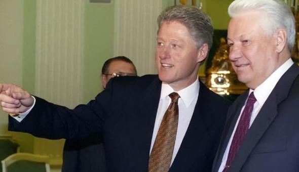 1992年苏联解体后叶利钦初次访美克林顿疯狂大笑是什么意思