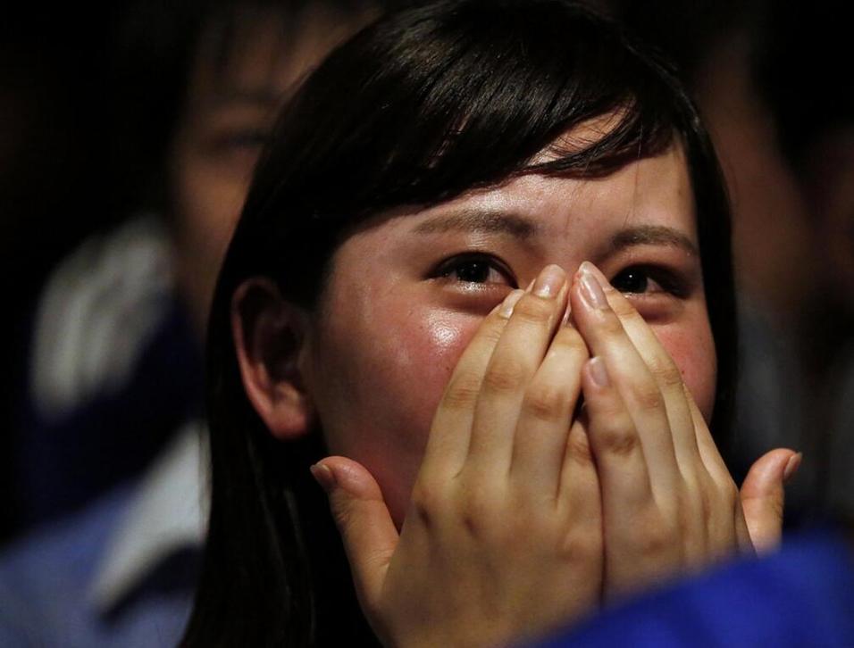 被比利时绝杀后 日本球员双拳捶地 女球迷痛哭流涕 太扎心了