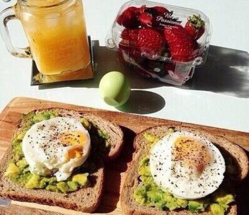 起床吃早餐