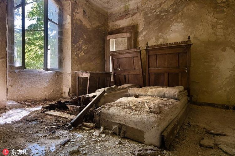 摄影师拍欧洲各处废弃卧室 阴森恐怖