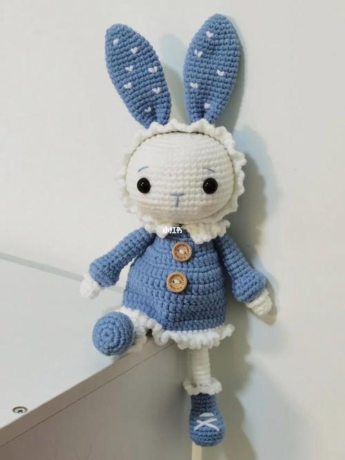 钩针编织兔子玩偶