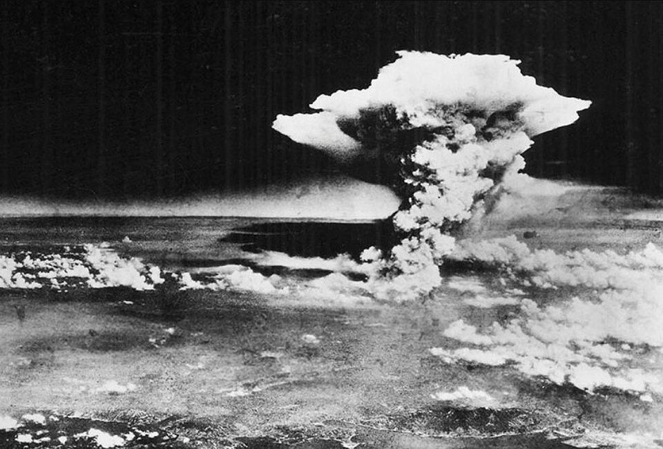 老照片美国原子弹轰炸日本广岛整座城市被瞬间灰飞烟灭