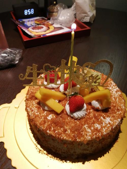 熹乐谷温泉酒店晚上送上的生日蛋糕