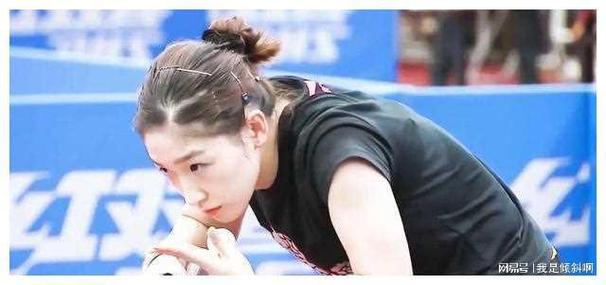 这段感情经历让刘诗雯更加坚强,她学会了用乒乓球事业来填补感情上的