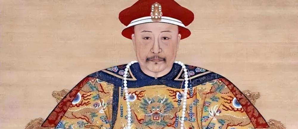 (一)存在感极低提到清朝嘉庆皇帝,很多人会马上想到,那是乾隆的儿子