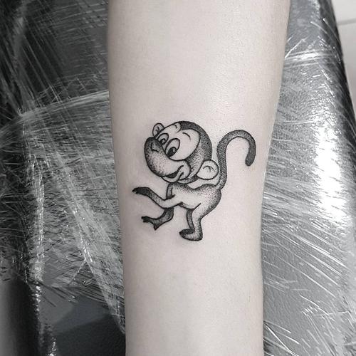 小臂小清新猴子纹身图案