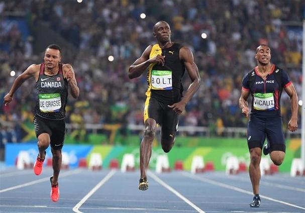 100米比赛决赛中,2020年东京奥运会男子百米银牌获得者,美国短跑飞人