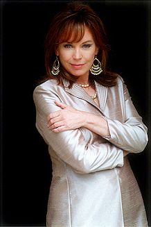  p>莱斯利-安·唐恩,英国女演员,1954年出生于旺兹沃思,曾获美国 a