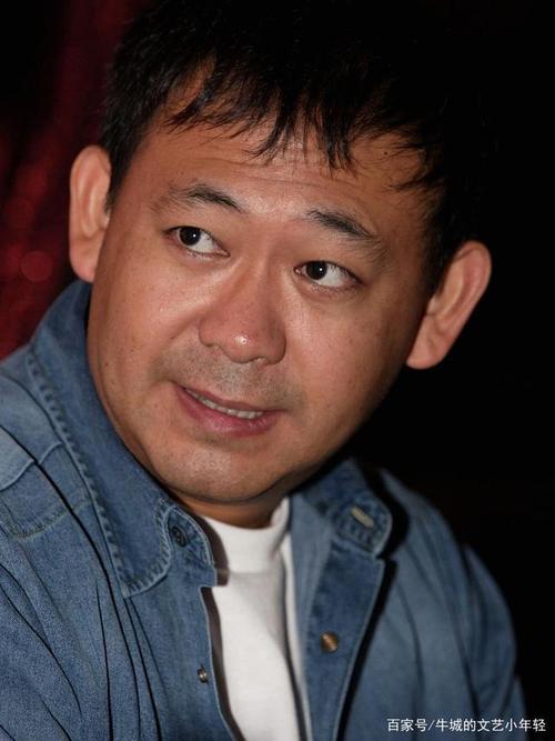 2,闫怀礼,1936年出生于河北省唐山市,国家一级男演员.