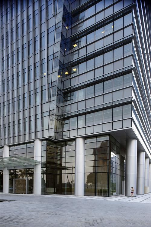 郑州知名办公室设计公司与您分享金融中心办公楼设计