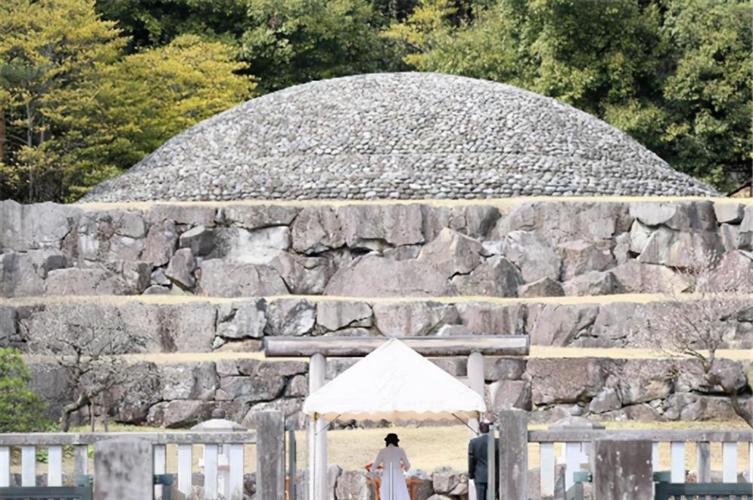 日本古墓仁德天皇陵面积是秦皇陵的4倍千年来为何无人敢盗