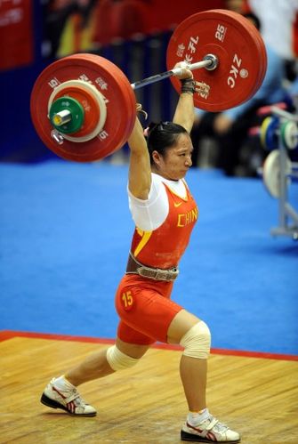 图文全运会女子举重58公斤决赛邱红梅摘得银牌