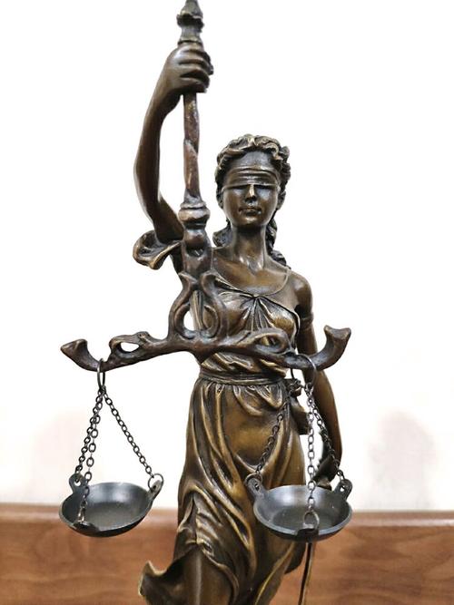 天平摆件创意金属 仿铜正义公平公正女神雕塑雕像司法院律师事务所