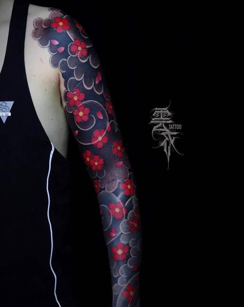樱花花臂纹身图片_手臂老传统纹身图案