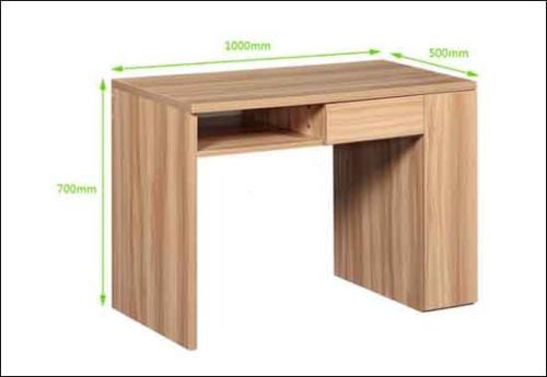书桌,一般单人书桌的尺寸规格的表面在75cm*130cm,其高度在75cm以下