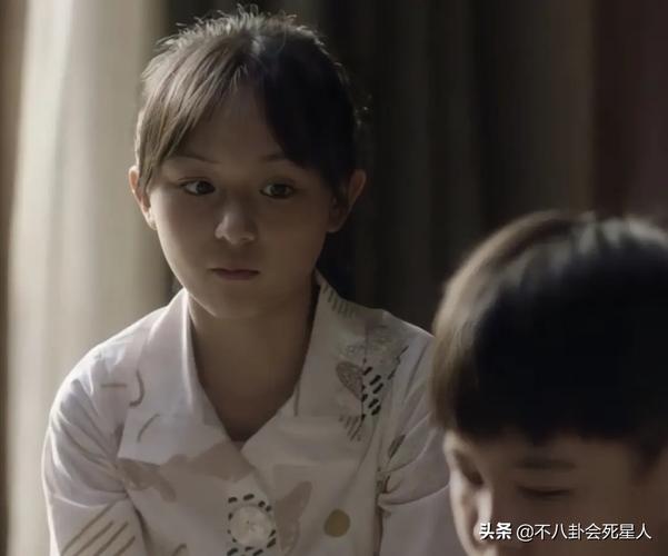 最近热播的《小舍得》夏欢欢的扮演者,就是观众眼熟的小童星刘楚恬.