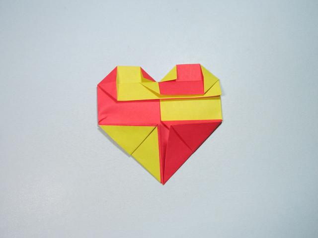 手工折纸心双色爱心的折法步骤图解