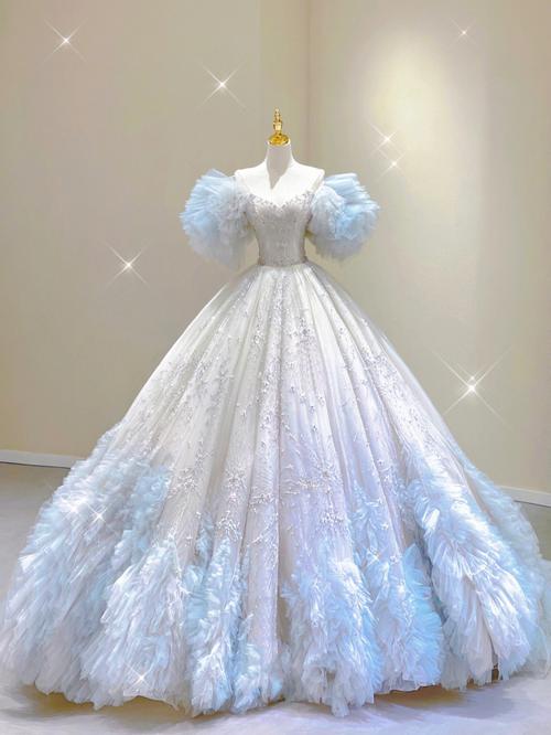 婚纱|南京仅此一件·94设计风格:7815淡彩的纱裙缀以诠释初梦