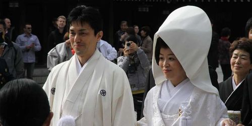 日本的传统婚礼习俗