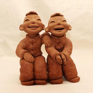 手工陶艺人物 创意泥人 陶土娃娃人物 陶瓷娃 陶人泥塑双胞胎摆件