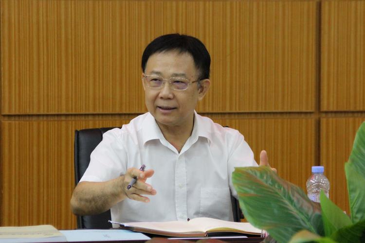 省农垦总局党组书记,局长陈少平在调研座谈会上作指导讲话