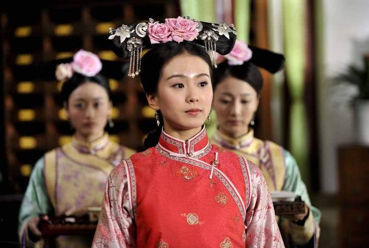 不仅如此,在清朝,皇帝是很少会把宫女或民间女子封为妃子的,甚至会