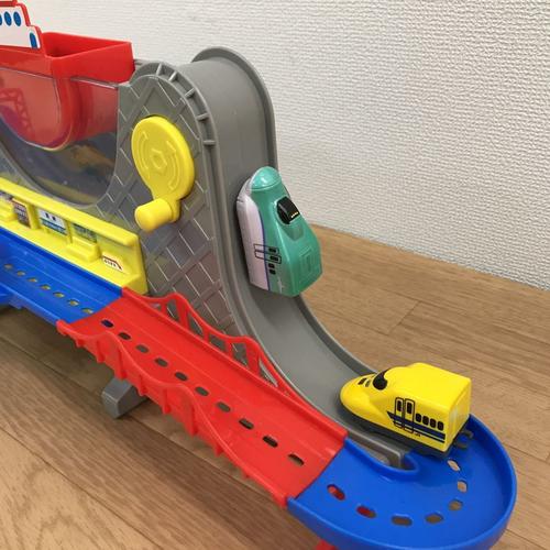 新款日本新干线托马斯小火车海底冒险磁力轨道套装戏水