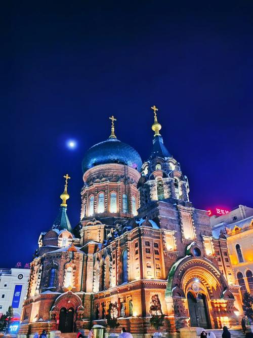 索菲亚大教堂～夜景.哈尔滨索菲亚教堂由俄国建筑师科 - 抖音
