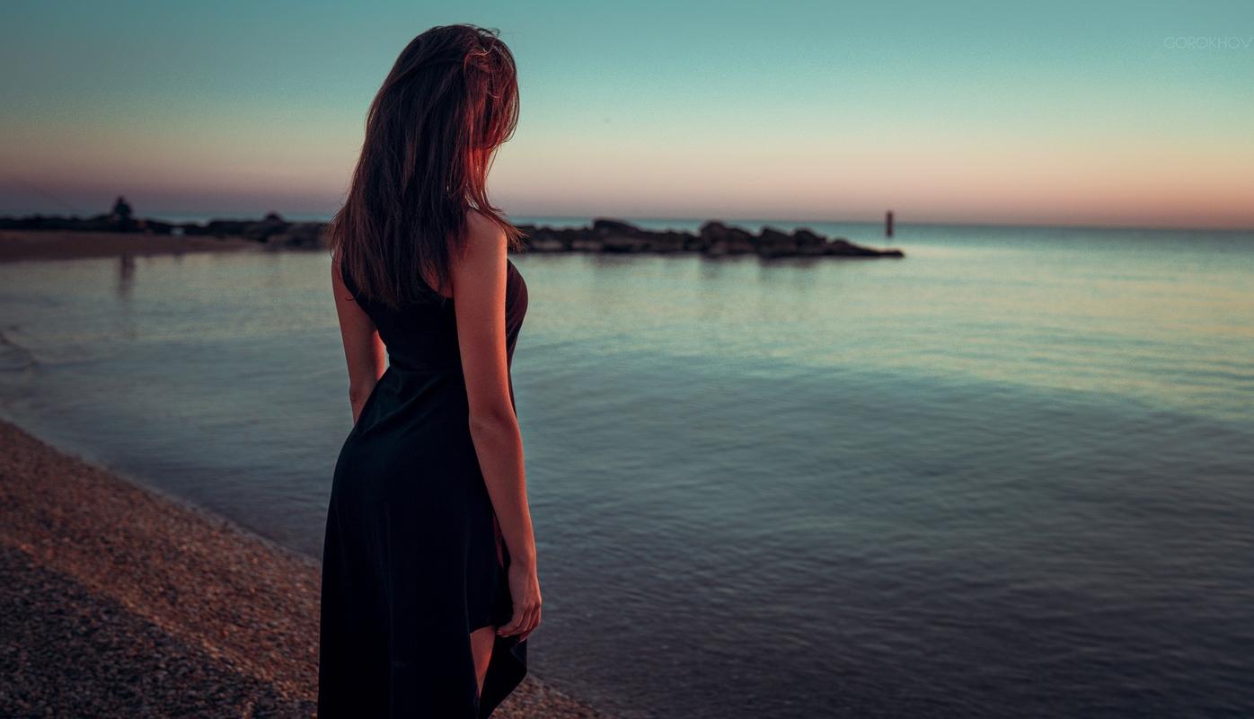 人物美女艺术家伊万戈罗霍夫模特长发黑发自然风景海滨服装连衣裙艺术
