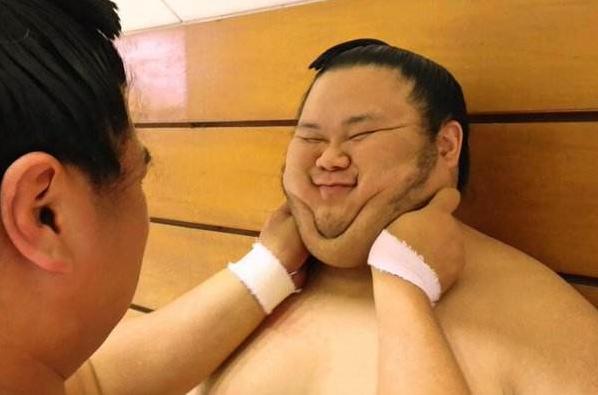 为什么日本女星条件优越,却愿意嫁给肥胖的相扑运动员?看完秒懂