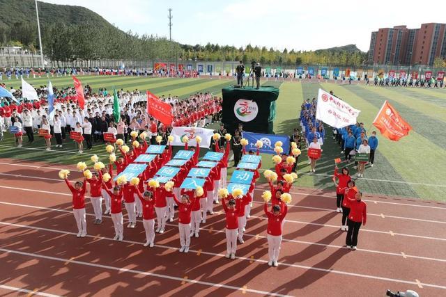 10月10日,中国科学院大学2021年田径运动会在雁栖湖校区举行.