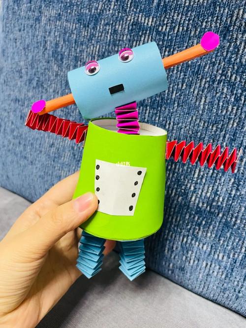 思考问题的机器人幼儿园亲子手工
